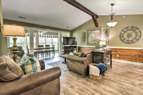 Condo with Pool Access Less Than 2 Mi to Branson Strip!